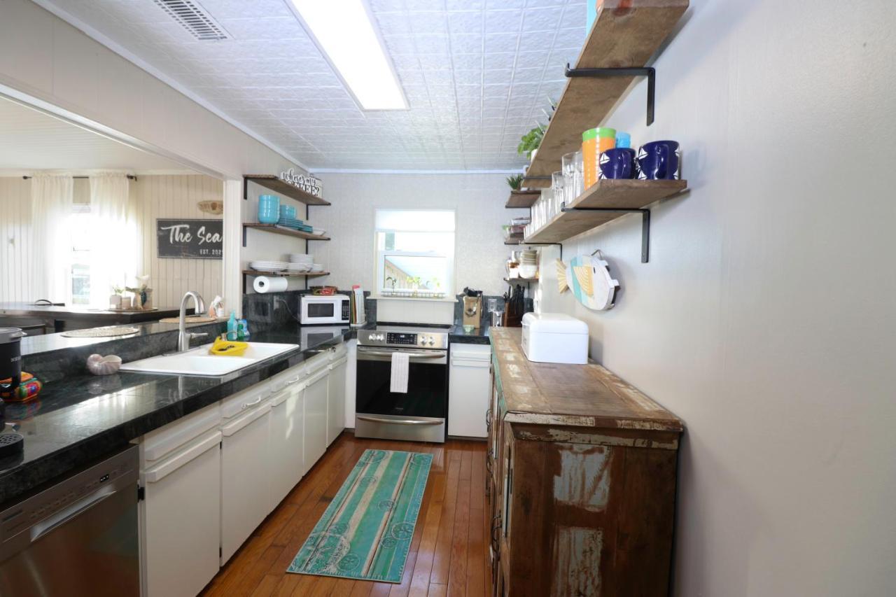 One-Of-A-Kind Beach Home With Lounge Bar Game Room Galveston Exteriör bild