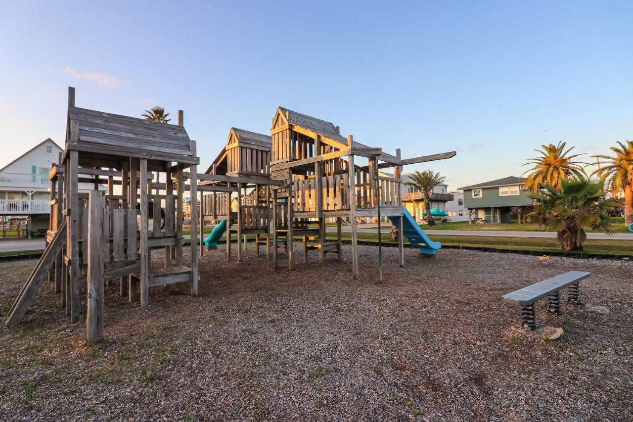 One-Of-A-Kind Beach Home With Lounge Bar Game Room Galveston Exteriör bild
