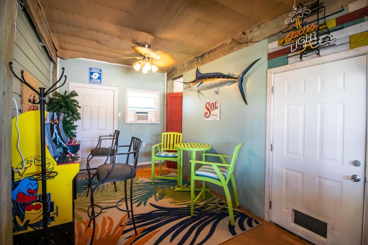 One-Of-A-Kind Beach Home With Lounge Bar Game Room Galveston Exteriör bild